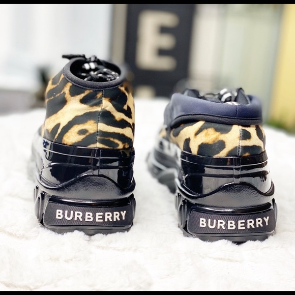 Burberry Men’s low-top sneakers Arthur (cheetah) - Picture 2 of 14